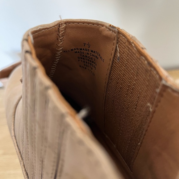 Universal Thread 7.5 Gold Booties - Picture 8 of 11